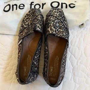 TOMS Metallic Leopard Print Flats